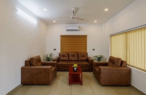Alwaye Hotel | Treebo Amigos Residency Cochin Airport Hotel