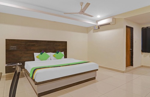 Hyderabad House | Treebo Tee