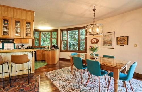 Apple Ridge House | Treehaven 2BR/2.5 BA Upscale Home near Blowing Rock