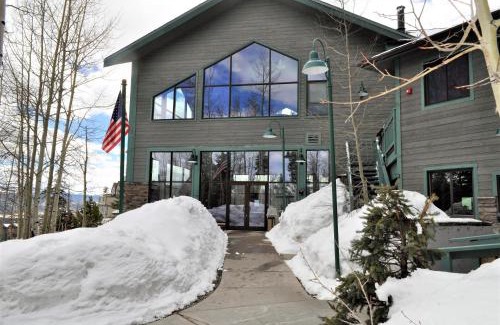Wildernest Apartment | Treehouse 2 bed 2 bath C THWC