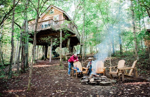 Brooksville Cabin | Treehouse Experience with Playland Old Hickory +285 acre of trail