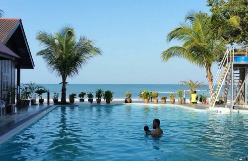 Lubok Buaya Ski Chalet | Treehouse No. 1 Cenang Beach Langkawi