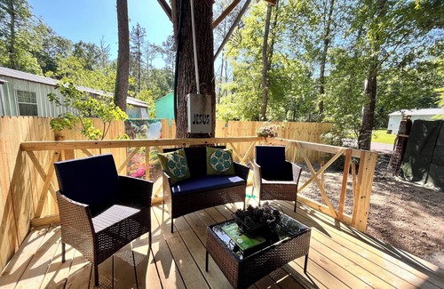 Shepherd House | Treehouse with golf cart in Shepherd - near Lake with wild alligators