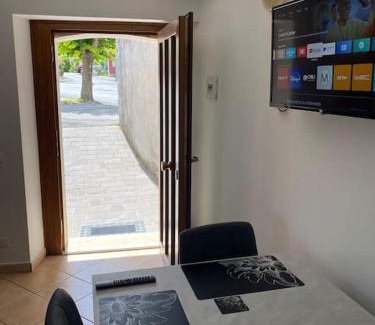 Longano Apartment | TreeStay - Ampio appartamento moderno completo di tutto