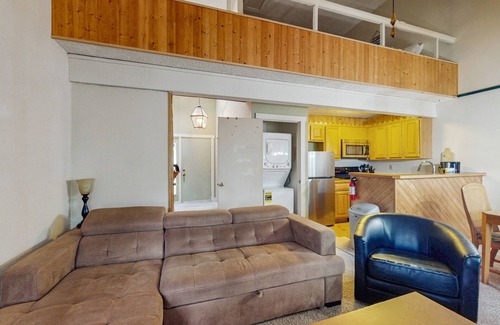 White Haven House | Treetop condo near golf + skiing with deck, grill, fireplace, & washer/dryer