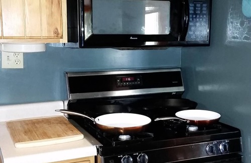 Gobles Cottage | Treetop Cottage-Private Mill Lake-HotTub-Kayaks-Firepit-Boats -DOGS ok! No Fees!