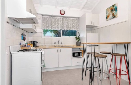 Glenelg North Apartment | Treetops at Glenelg Coastal Stay with Leafy Patio
