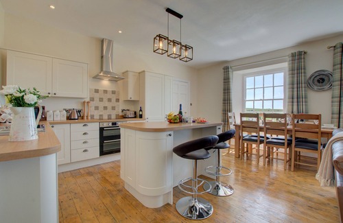 Kingswood House | Trefnant Hall - Three Bedroom House, Sleeps 6