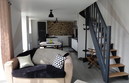 Tregomeur House | TREG'HOME, Lovely renovated self-catering cottage near the coast