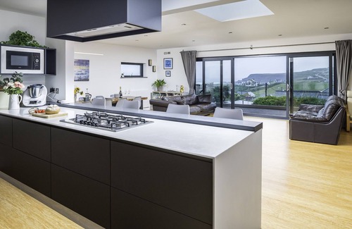 Widemouth Bay House | Tregarden, Contemporary Beach Property minutes from Widemouth Bay, Bude