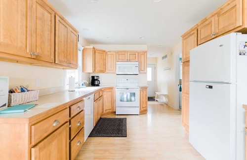 Allegan House | Treloar Lakeside Cottage