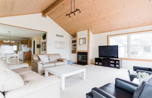 Allegan House | Treloar Lakeside Cottage