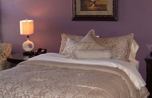 Marshalltown Hotel | Tremont Inn on Main
