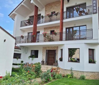 Arad House | TREND - cazare, gradina, piscina