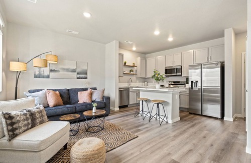 Ault House | Trendy Townhome 20 minutes to Fort Collins, Greeley, and Windsor