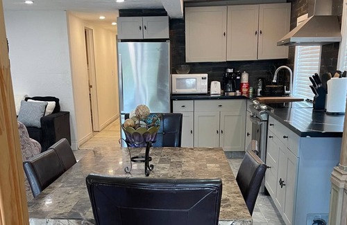 Trent Hills Cottage | Trendy Trent River Retreat Lake House @Trent River