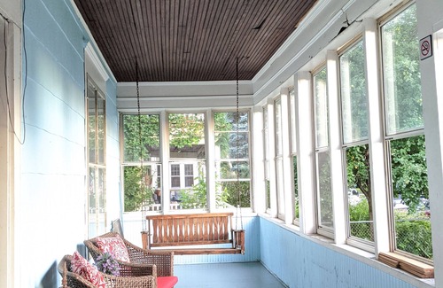 Whittier Apartment | Trendy Uptown Apartment, steps away from many culinary and entertainment options