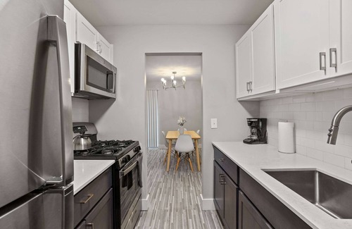 Rochester Apartment | Trendy & Vibrant Unit City Experience