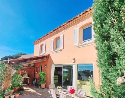 Saint-Cyr-sur-Mer Villa | TRES BELLE VILLA AVEC PISCINE, TENNIS et GOLF