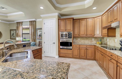 Naples House | Treviso Bay | 2 bedrooms | 2 bathrooms | office with sofa bed