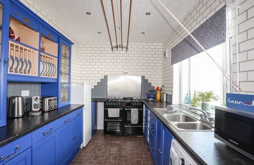 Caergeiliog Cottage | TREWAN COTTAGE, pet friendly, character holiday cottage in Rhosneigr