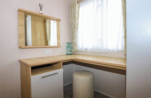 Caergeiliog House | Trewan Lodge