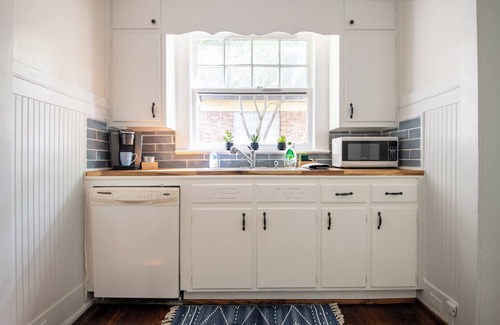 Five Points South Apartment | Tri-City Traditions – Groups/WiFi/Downtown