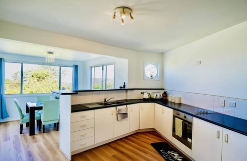 Eagle Heights House | Tri-Living with Coastal Views Tamborine Mountain