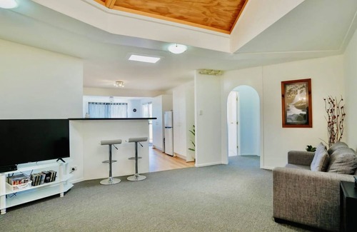 Eagle Heights House | Tri-Living with Coastal Views Tamborine Mountain