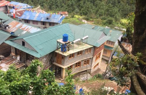 Phakding House | Tribeni Lodge Restaurant And Bar