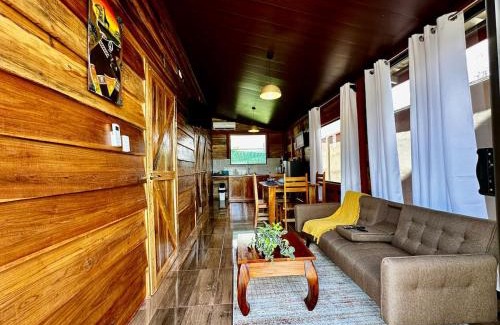 Barrio Dora House | Tribu Bungalow 4 Centrally located and comfortable