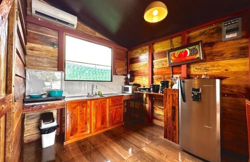 Barrio Dora House | Tribu Bungalow 4 Centrally located and comfortable