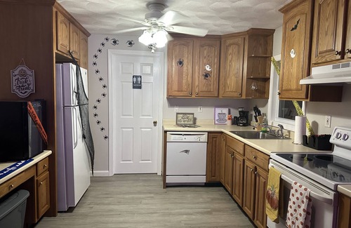 Salem House | Trick or Treat Guest Suite