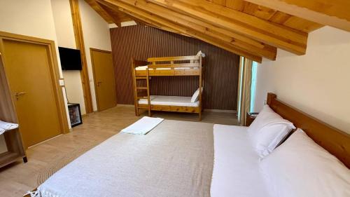 Sakës Bed & Breakfast | Tringa Guesthouse - Mrizi i Zanave
