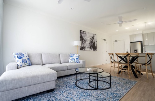 Trinity Beach Apartment | Trinity Collective - Classic One Bedroom Apartment Home away from home.