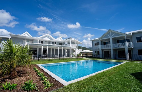 Trinity Beach Apartment | Trinity Collective - Classic One Bedroom Apartment Home away from home.