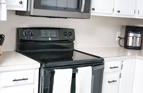 Hobbs House | Trinity Townhome #B in the heart of Hobbs