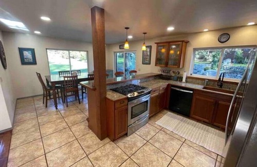 Salyer House | Trinity Valley Paradise, stunning swimming pool oasis, near Trinity River!