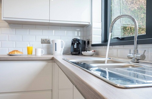 Caerleon House | Trinity View by Tŷ SA - Beautiful 5 bed in Newport