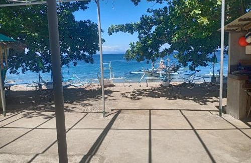 Lobo House | Triple N Homestay Beachfront House in Lobo