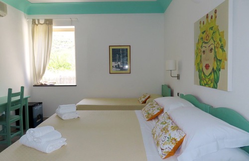 San Vincenzo Hotel | Triple room, central, on the beach
