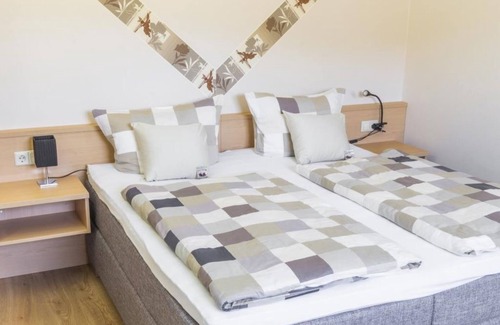 Wintrich Bed & Breakfast | Triple room - Ferienweingut Matthiashof