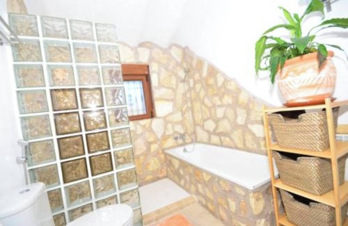 Castril Bed & Breakfast | Triple room with bathroom