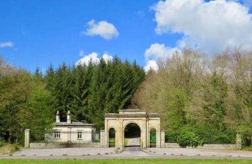 Enniskillen House | Triumphal Arch Lodge