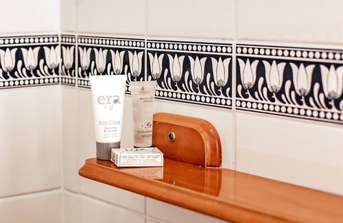 Crawley House | Trivelles Waterhall Country Hotel - Gatwick