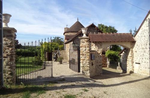 Saint-Etienne-sous-Bailleul House | Trois logements indépendant au Grande Vigne
