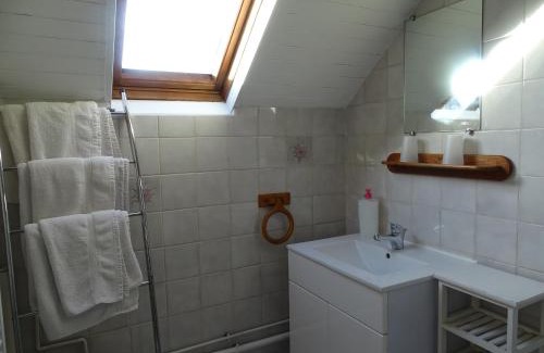Saint-Etienne-sous-Bailleul House | Trois logements indépendant au Grande Vigne