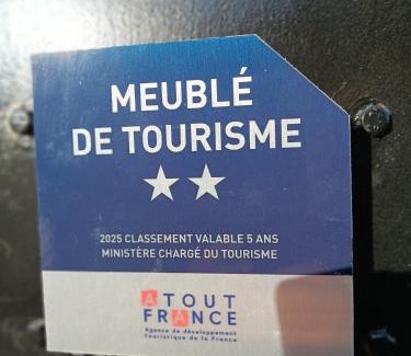 Saint-Etienne-sous-Bailleul House | Trois logements indépendant au Grande Vigne