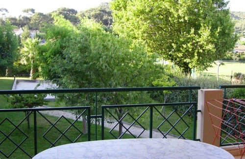 Saint-Cyr-sur-Mer Apartment | Trois Pièces , Terrasse, 15' à Pied de la mer
