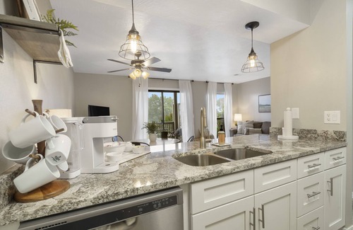 Table Rock Condo | Troon Golf View | Golf Course View w/On-site Amenities